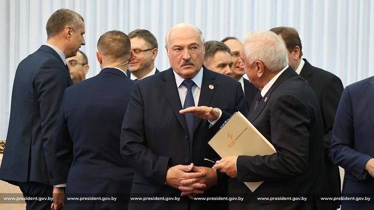 Лукашенко назвал условие для установления мира в Украине