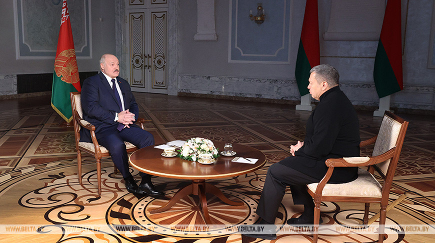 Лукашенко о совместных с Россией действиях: мы нарисовали красные линии, наступил - получишь