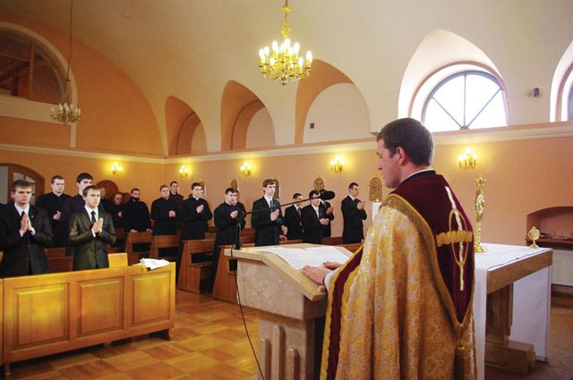 Католики празднуют Воздвижение Святого Креста Господня