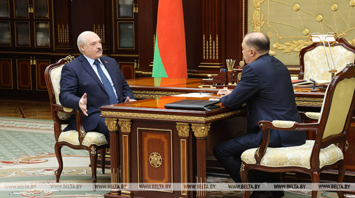 Как Беларусь будет защищаться и где в образовании "клоака"? Пять резонансных тем встречи Лукашенко с Вольфовичем