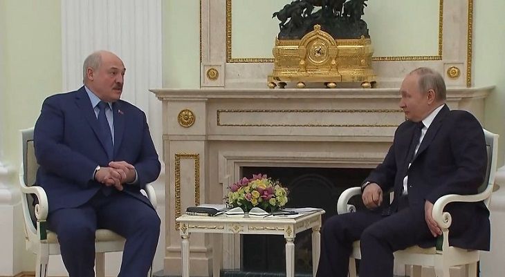 Лукашенко договорился с Путиным о поставках современной военной техники